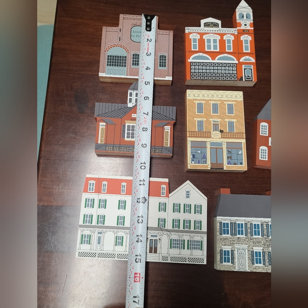 Large Lot Of Cat's Meow Decorative Wooden Houses - Picture 2 of 9